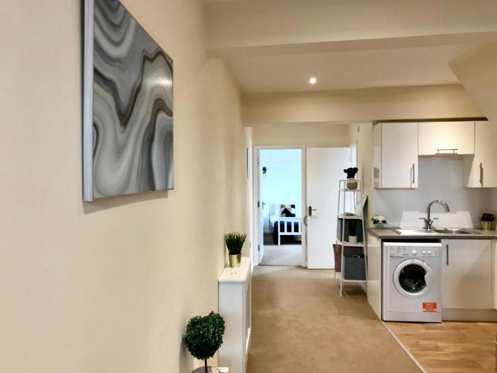 Eastbourne Beach Pier Apartment Exterior photo